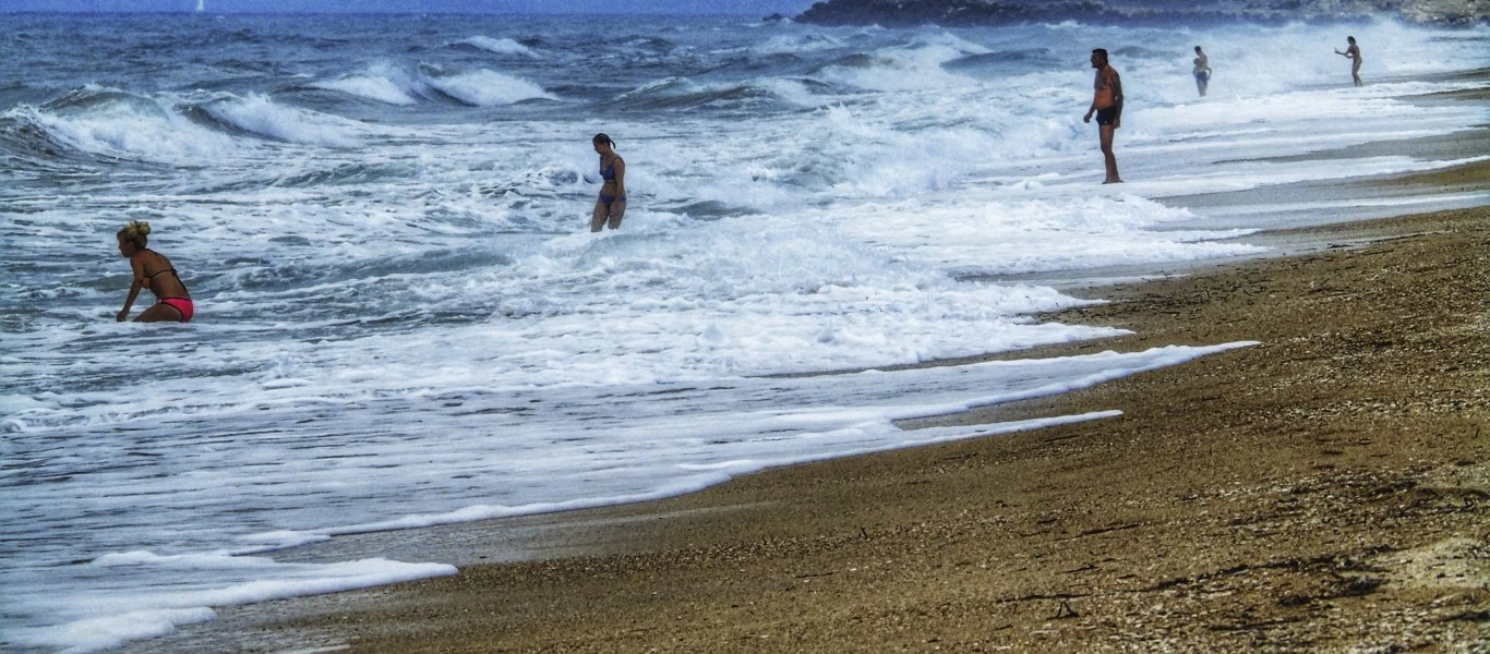 Καιρός: Ζέστη και μποφόρ - Στους 36 βαθμούς το θερμόμετρο την Πέμπτη